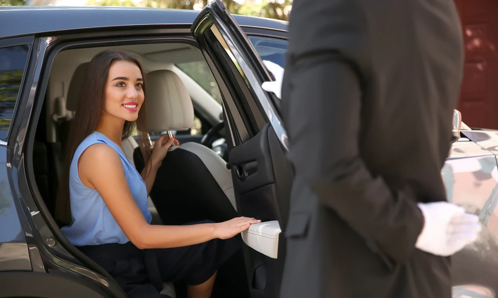 Why Business Travelers Prefer Chauffeur Services in Orlando