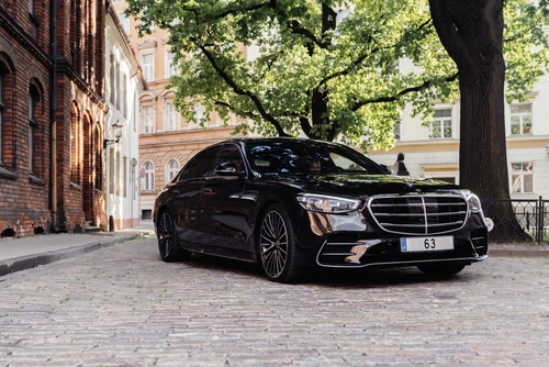How to Rent a Mercedes for a Day