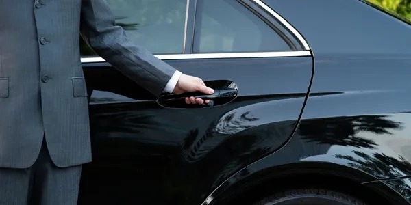 Orlando Sanford International Airport to Disney World Transportation Options