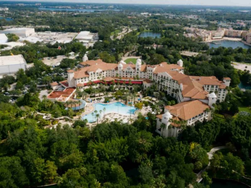 Hotels & Resorts