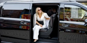 How Much to Tip Shuttle Driver | Full Guide